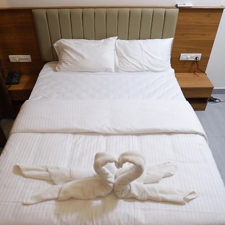 Silverkey Hotel Yelahanka بنغالور المظهر الخارجي الصورة